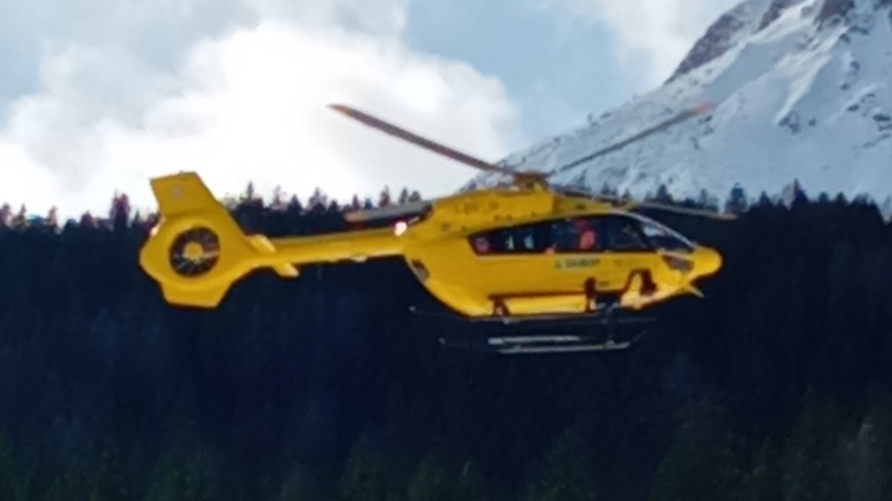 Decollo di un elicottero di soccorso a Padola 