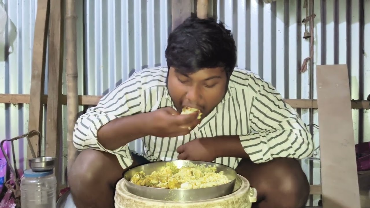 সিম,গাজর,বেগুন,টমেটো, দিয়ে তরকারি একটা প্লেটে‌ 🤤
