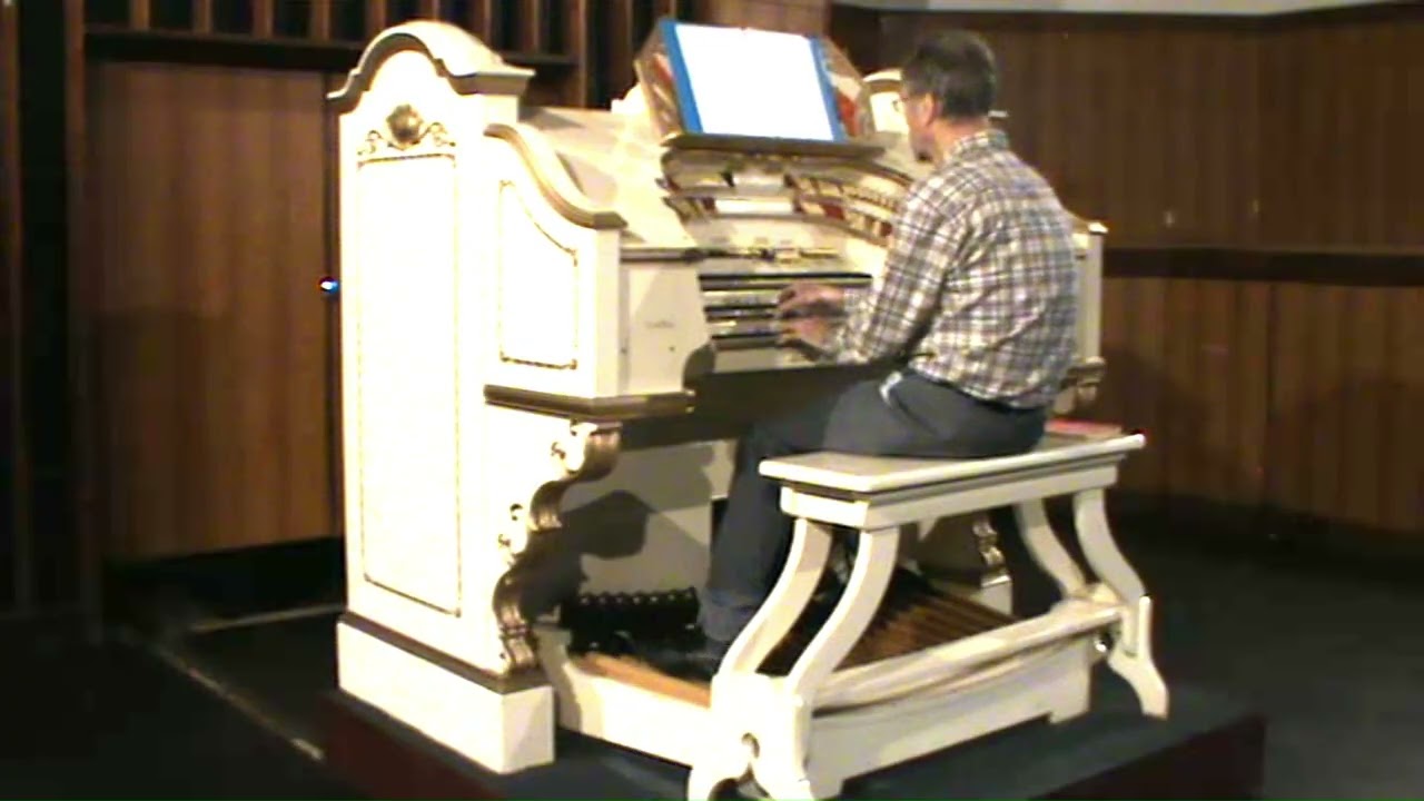 Popular Christmas Songs played on a WurliTzer theatre organ and an Orla Compact Theatre organ