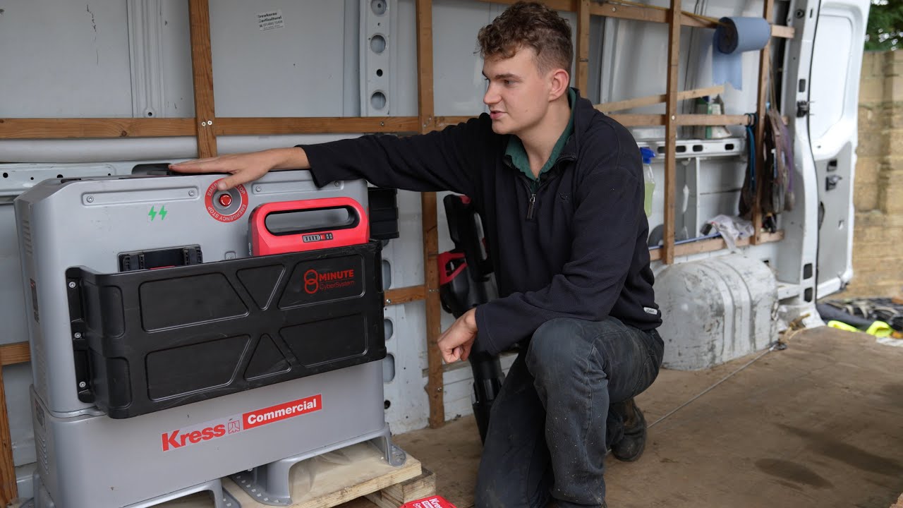 Kress Commercial 5kWh CyberTank Power Station Review: The Ultimate 8-Minute Charger landscapers!