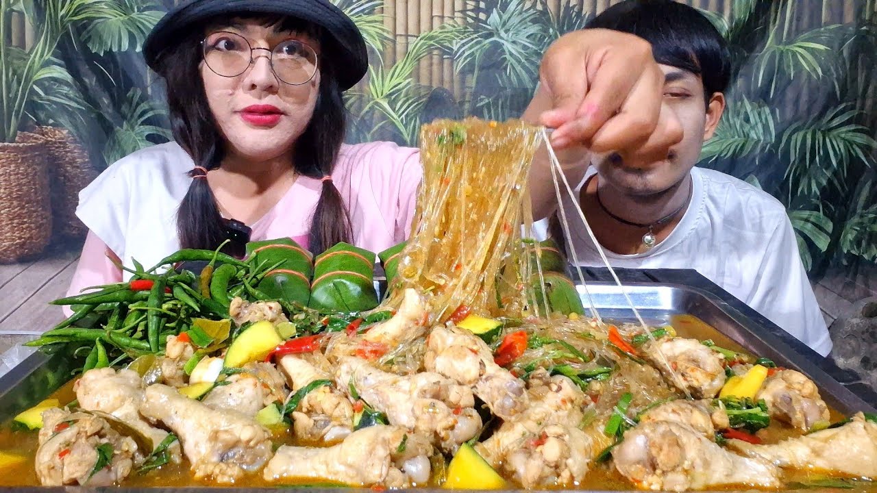แกงน่องไก่ใสวุ้นเส้น ส้มวัวแกล้มพริกสด