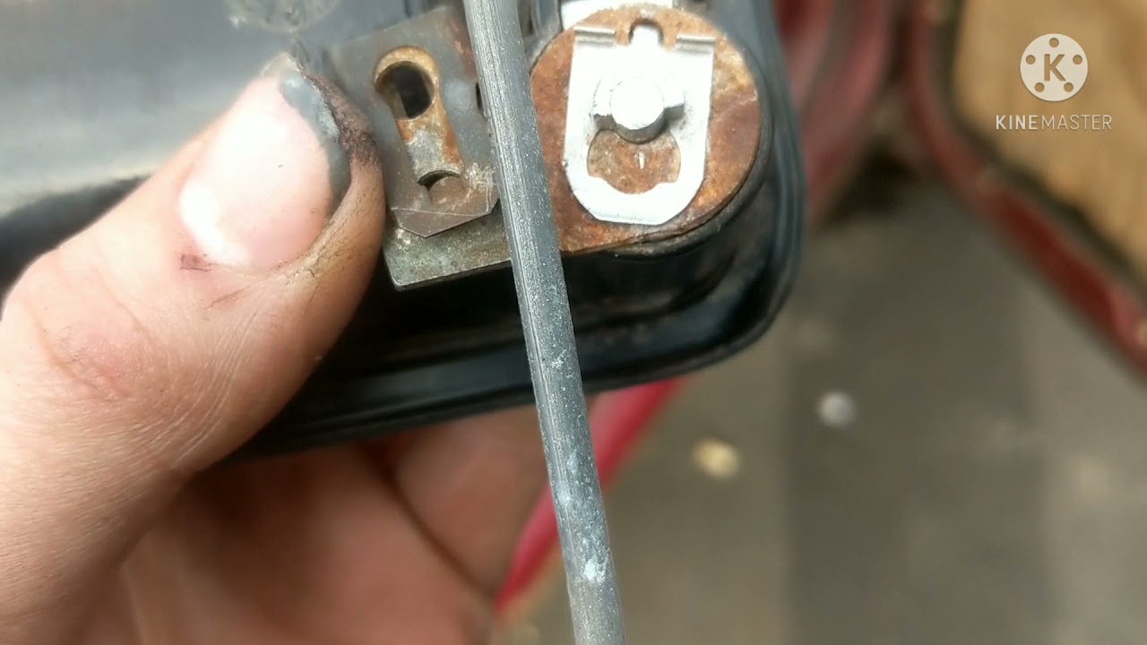 HOW TO REPLACE DOOR LOCKS AND HANDLES ON A 1988-1994 CHEVY PICKUP!
