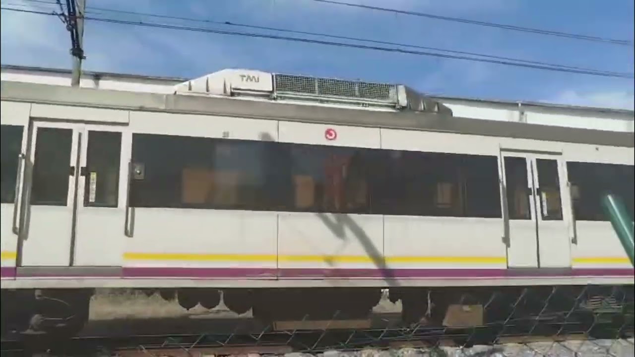 Mediodía de Trenes por Torrelavega Centro 