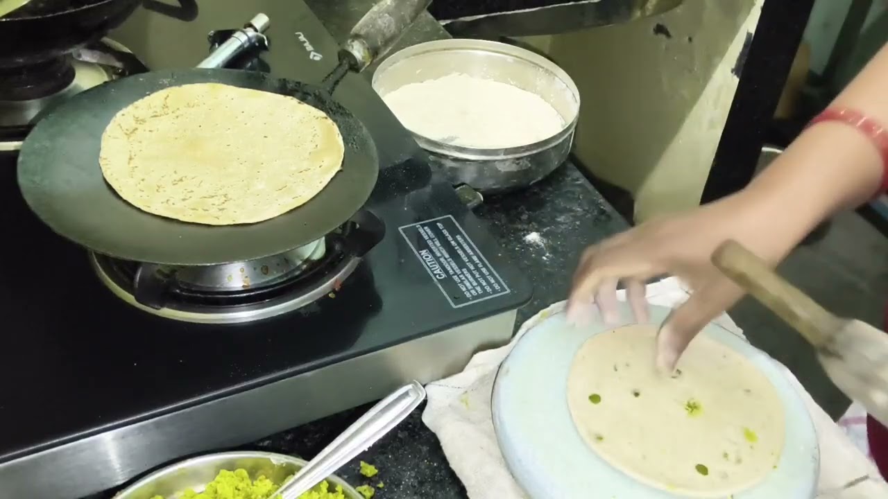 Hare matar ka paratha recipe/ swadisht aur testi matar paratha banane ki recipe/ easy way paratha .