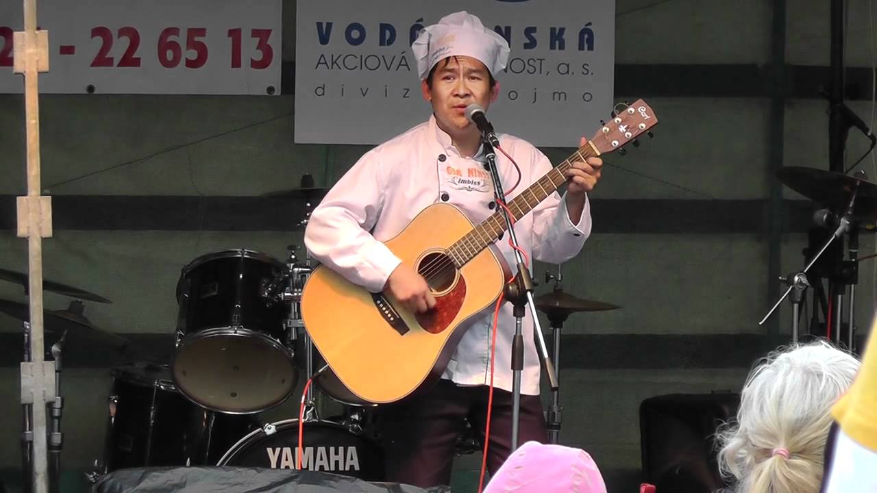 Vietnamský kuchař Le Quang Dao / Tonda - Valčíček + vietnamská píseň