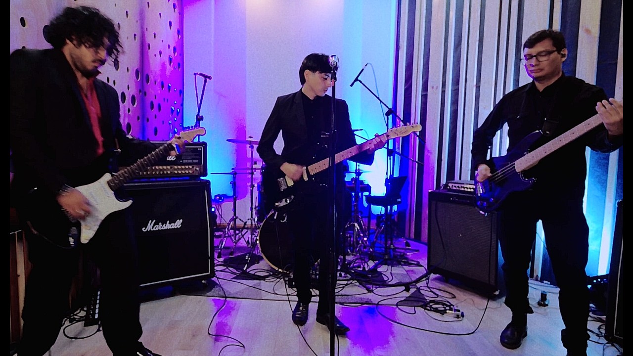 Salamanderz - 'Aires' (Live Performance)