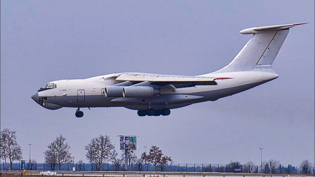 Royal Jordanian Air Force 🇯🇴 Ilyushin IL-76TD Windy Landing at Belgrade Airport