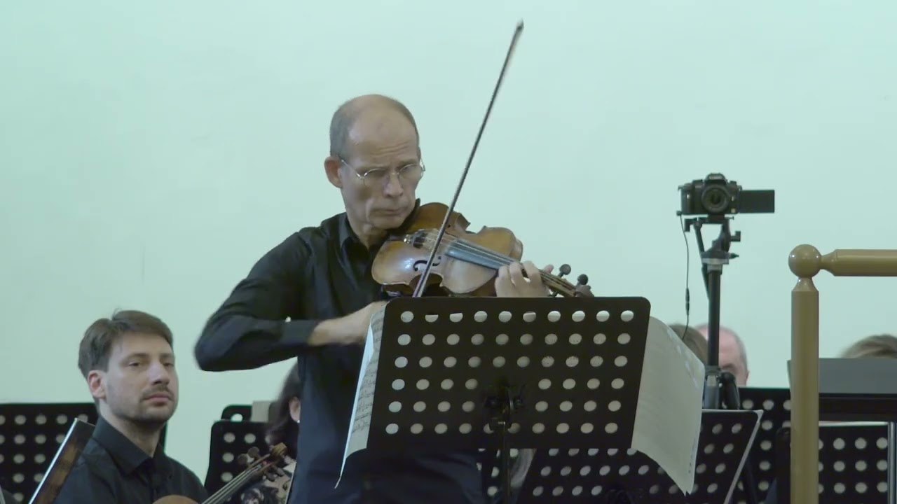 Концерт № 1 ля минор для скрипки с оркестром. Пассакалья. Andante и Бурлеска. Allegro con brio