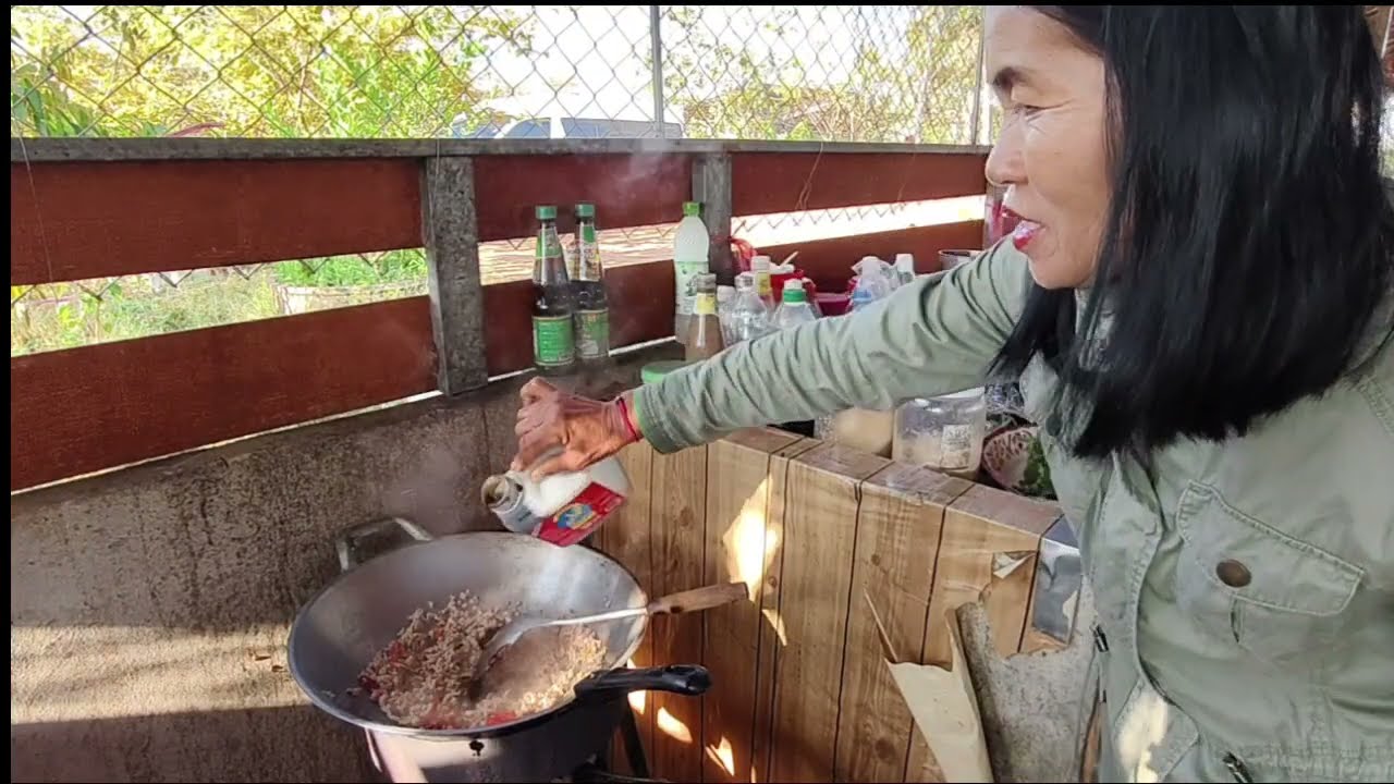 มาทำกับข้าวที่เราไม่ถนัดจะเป็นอย่างไรกินได้หรือเปล่าน้อ