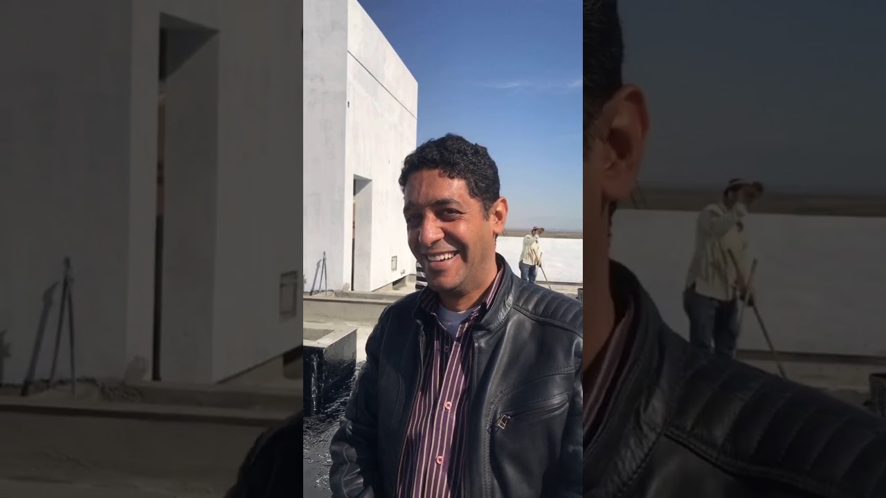 استخدام زفته حاره قار بيتومين حار في عزل الاسطح والملاحق قبل وضع لفائف بيتومين من خلال تسخينه بالنار