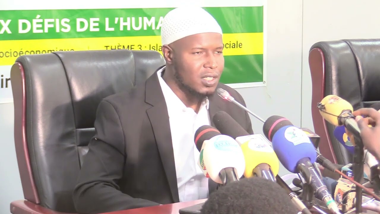 GRANDE CONFÉRENCE ISLAMIQUE THÈME PRINCIPAL : LA SOLUTION DE L'ISLAM FACE AUX DÉFIS DE L'HUMANITÉ