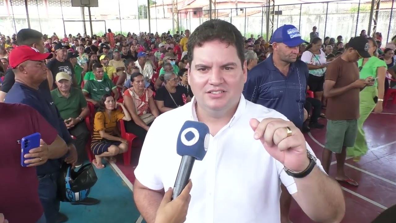 Entrega dos óculos do Projeto Um Novo Olhar de Pinheiro pelo Deputado estadual João Batista Segundo