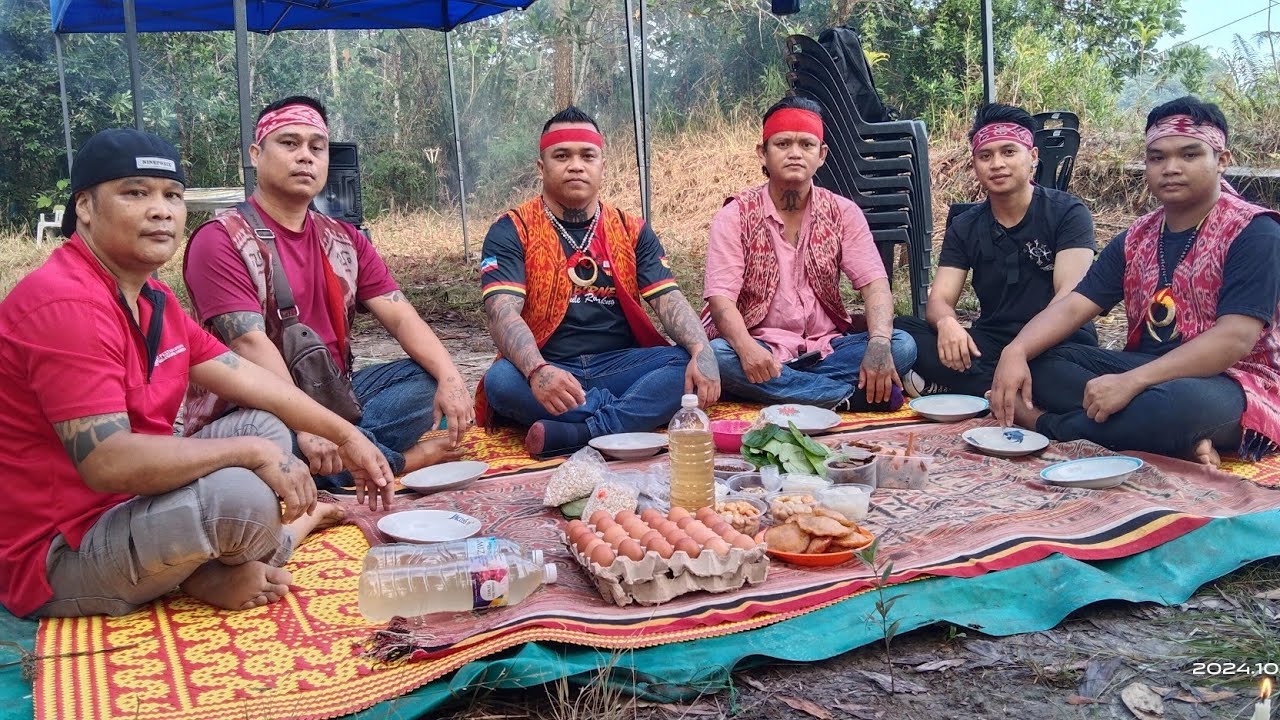 MUKA KELANG KUNTAU BA BATU 16 SIBU BETUAI KE GURO WILLIE/GURO TAPANG BEKUMBAI(AGI IDUP AGI NGELABAN)
