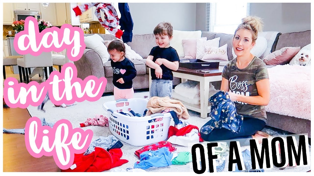 DAY IN THE LIFE OF A MOM VLOG | STAY AT HOME MOM ROUTINE 2019