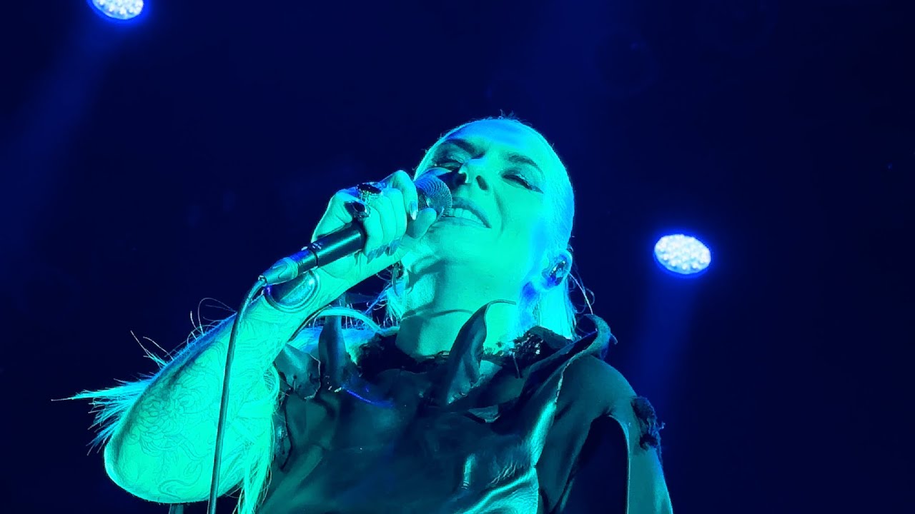 Eivør - Gullspunnin - Live at Tivoli Utrecht 03-10-2024 4K