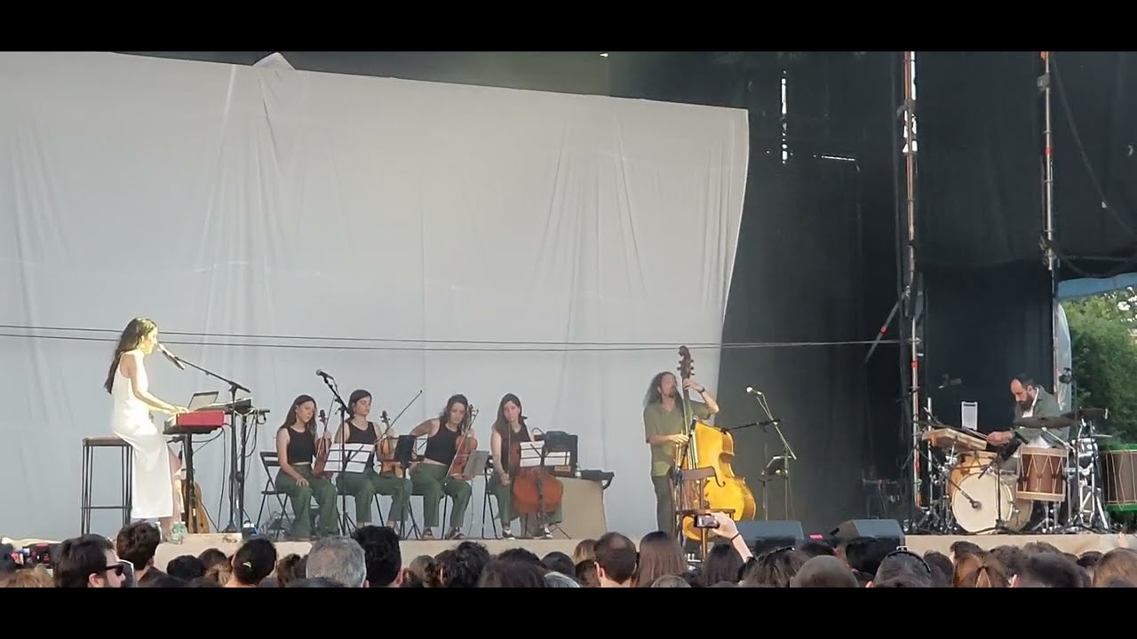 Con cariño y con cuidado - Valeria Castro - Concierto Noches del Botánico (Madrid) - 16.06.2023