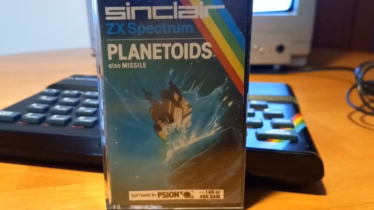 Sinclair Zx Spectrum 48k + Planetoids 1982 gameplay