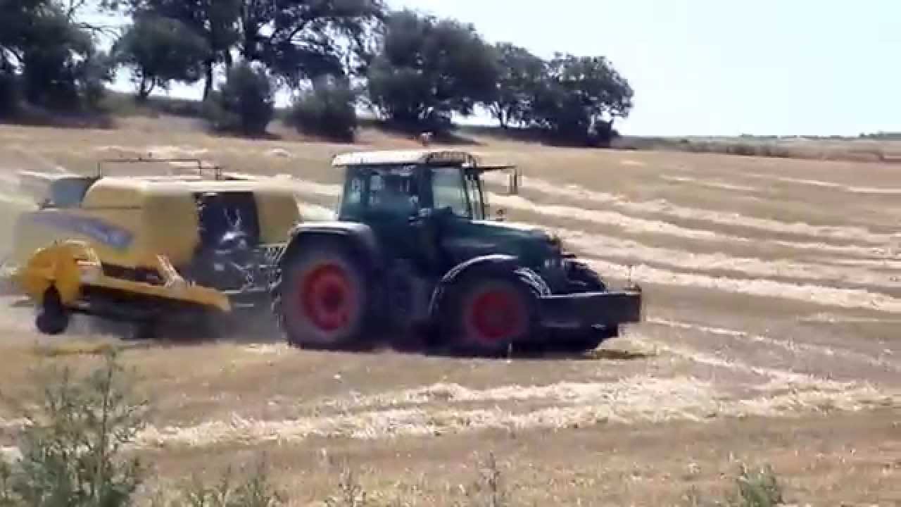 Fendt 820 y Empacadora New Holland BB9070