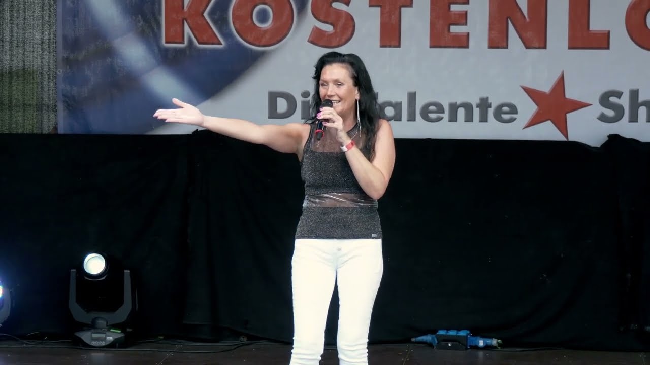 Sängerin Agatha Singer - Talente-Show „Herzklopfen Kostenlos“ 2022