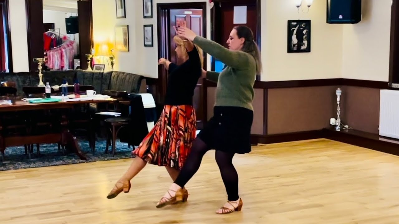 Saunter Shiraz - Classical Sequence Dance