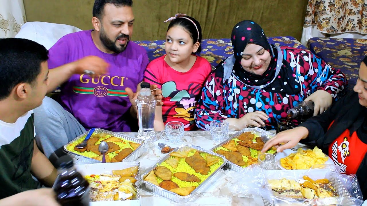 فطارنا تالت يوم رمضان من باب الله 🤣🤣