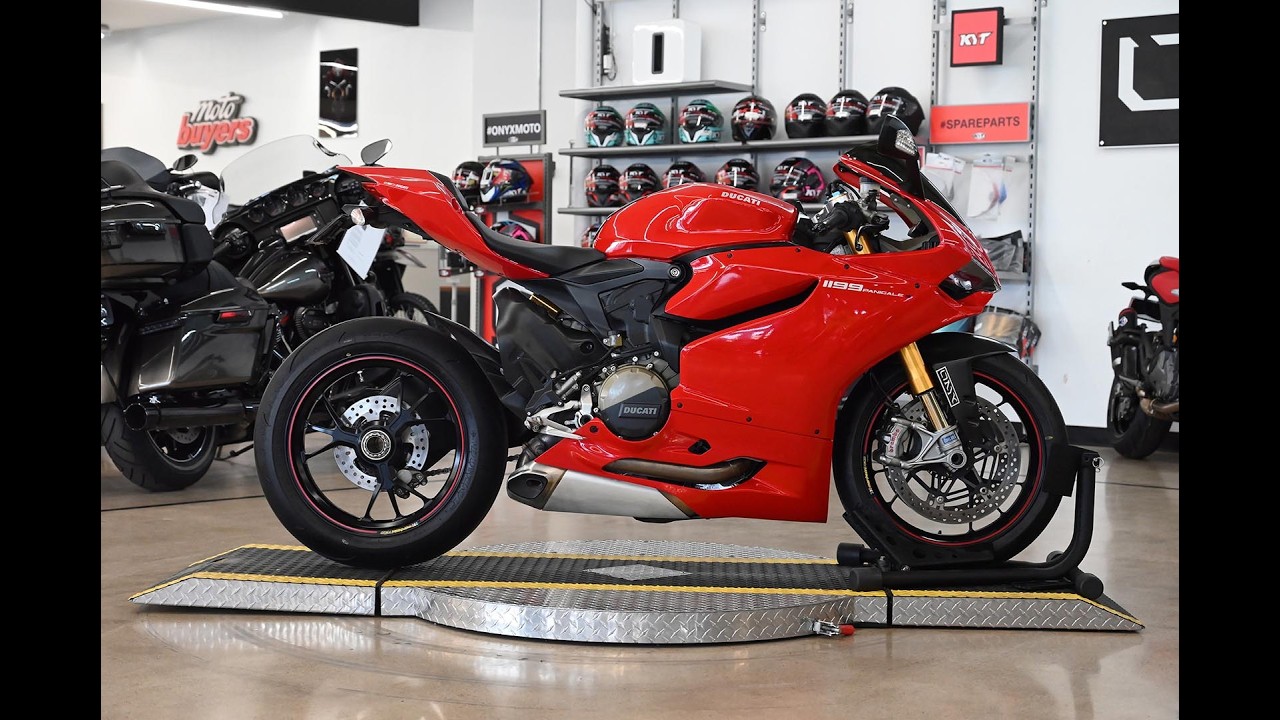 2012 Ducati Panigale 1199 S | Walk Around, Start-Up & Sound Clip
