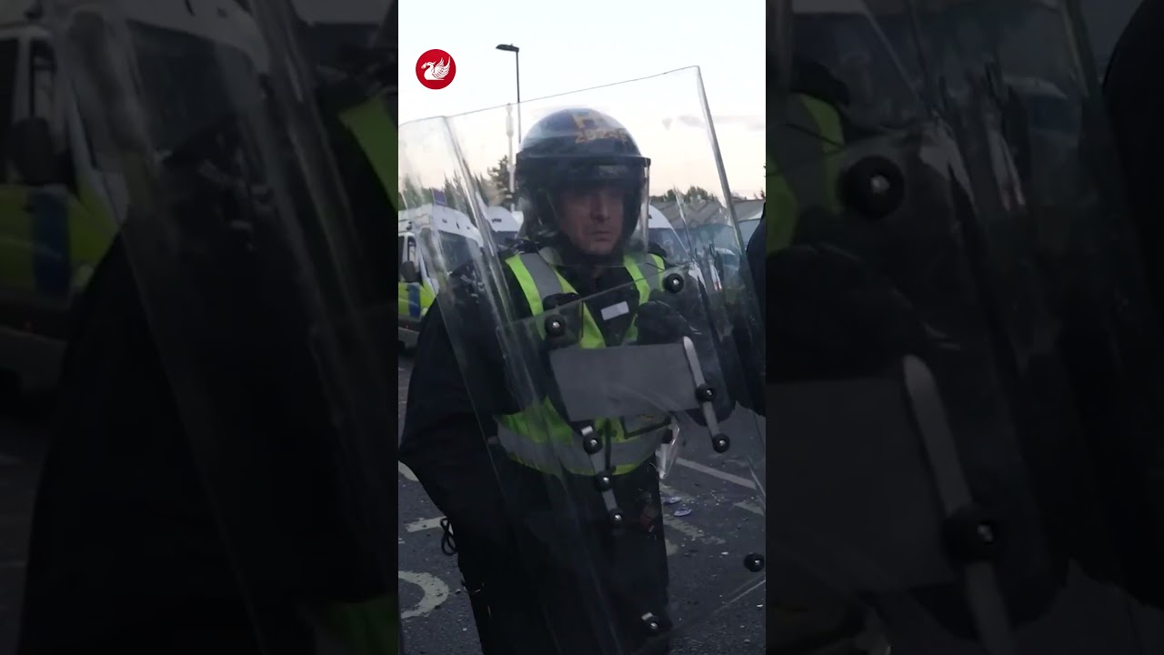 В Саутгемптоне протестующие столкнулись с полицией из-за убийства Генри Новака