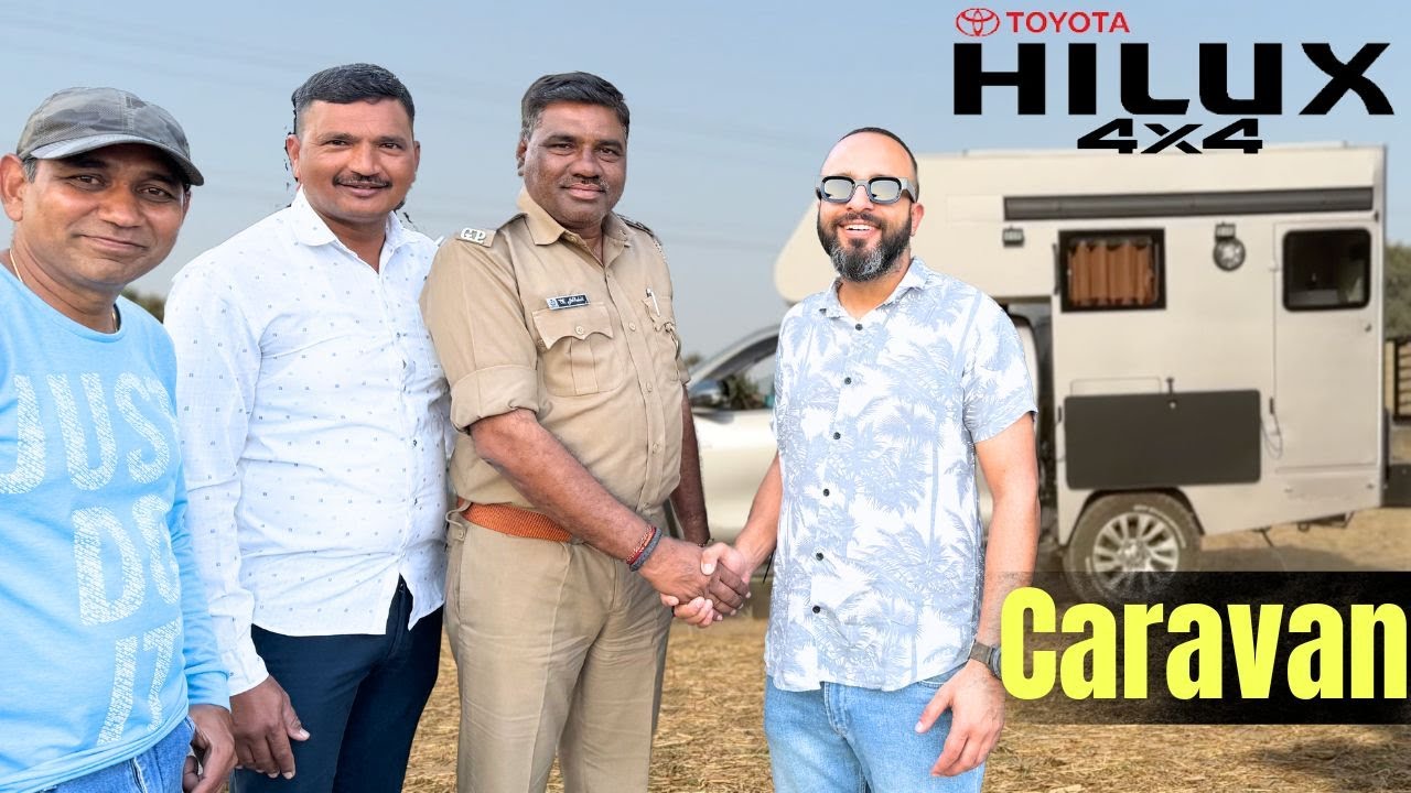 Toyota Hilux CARAVAN Ko Police Ne Rok liya