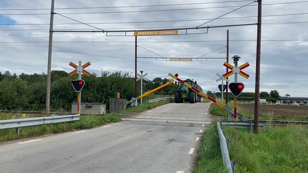 Järnvägsövergång Hultet / Swedish railroad crossing