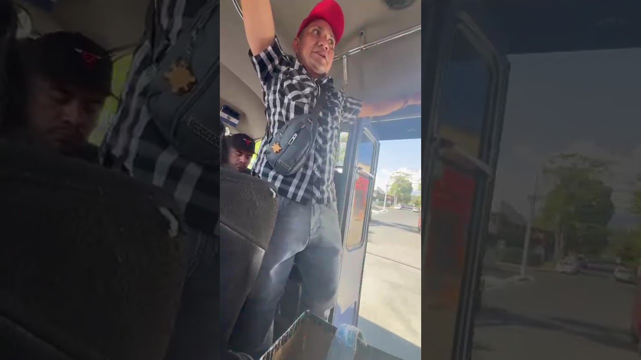 Mira como este hombre toma valor y les predica ala gente en el bus en San Salvador 