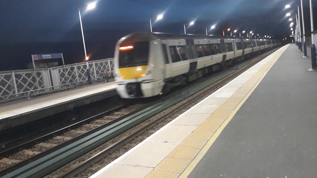 c2c trains at benfleet and journey benfleet to leigh on sea