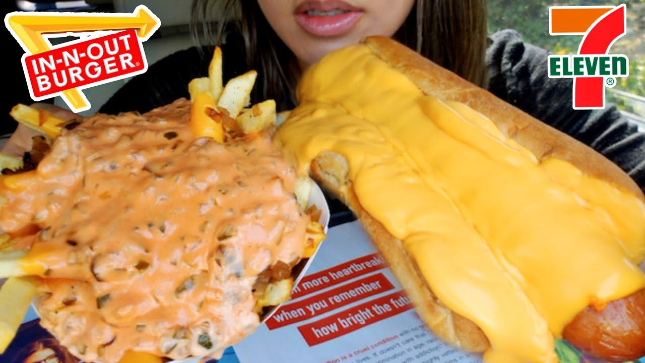 ASMR EATING SUPER CHEESY HOT DOG & ANIMAL STYLE FRIES IN-N-OUT CAR MUKBANG REAL SOUND TWILIGHT