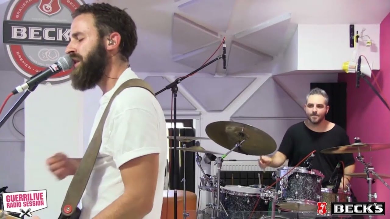 Soare cu dinți (Robin and The Backstabbers cover) de la The Different Class  @ Guerrilive