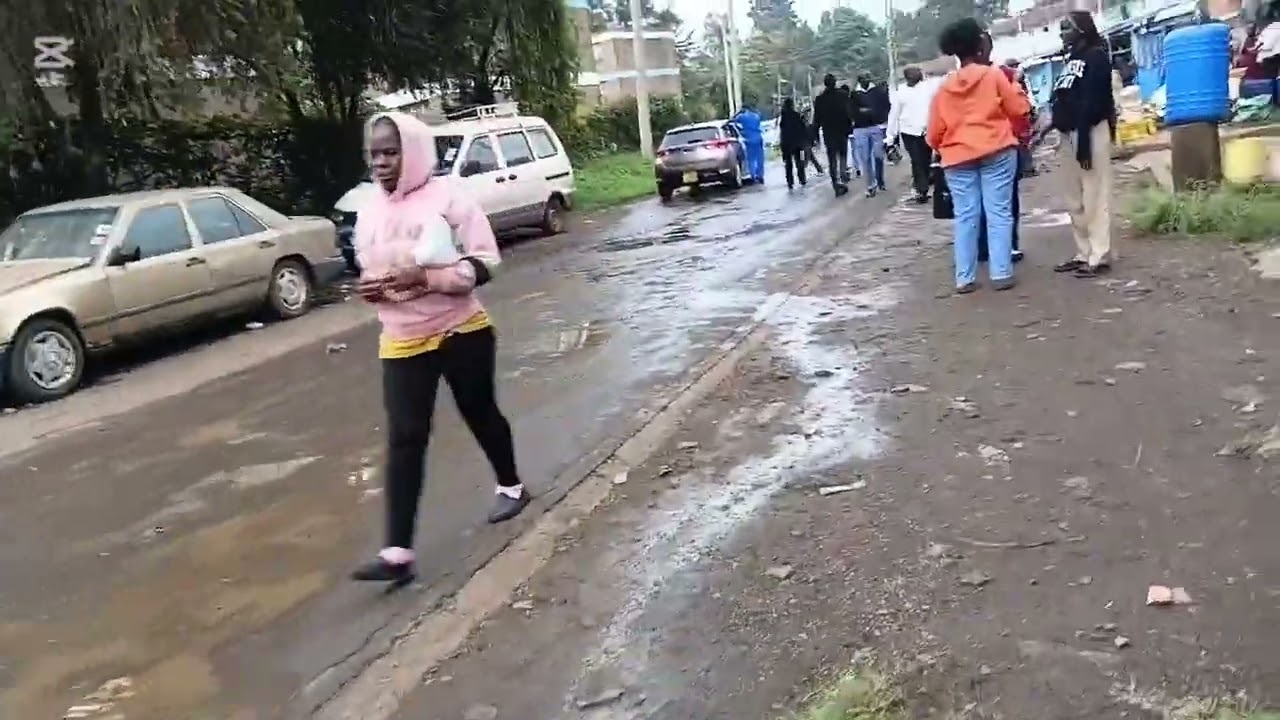 Walking 🚶‍♂️ to town (CBD) from kibera lainisaba, kenya is Walking Nation.
