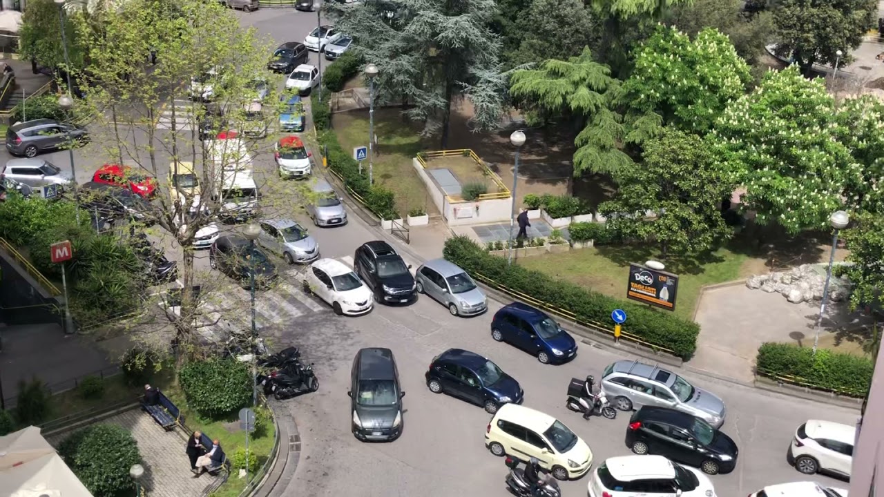 Napoli, piazza Medaglie d’Oro: un’altra giornata infernale per il traffico