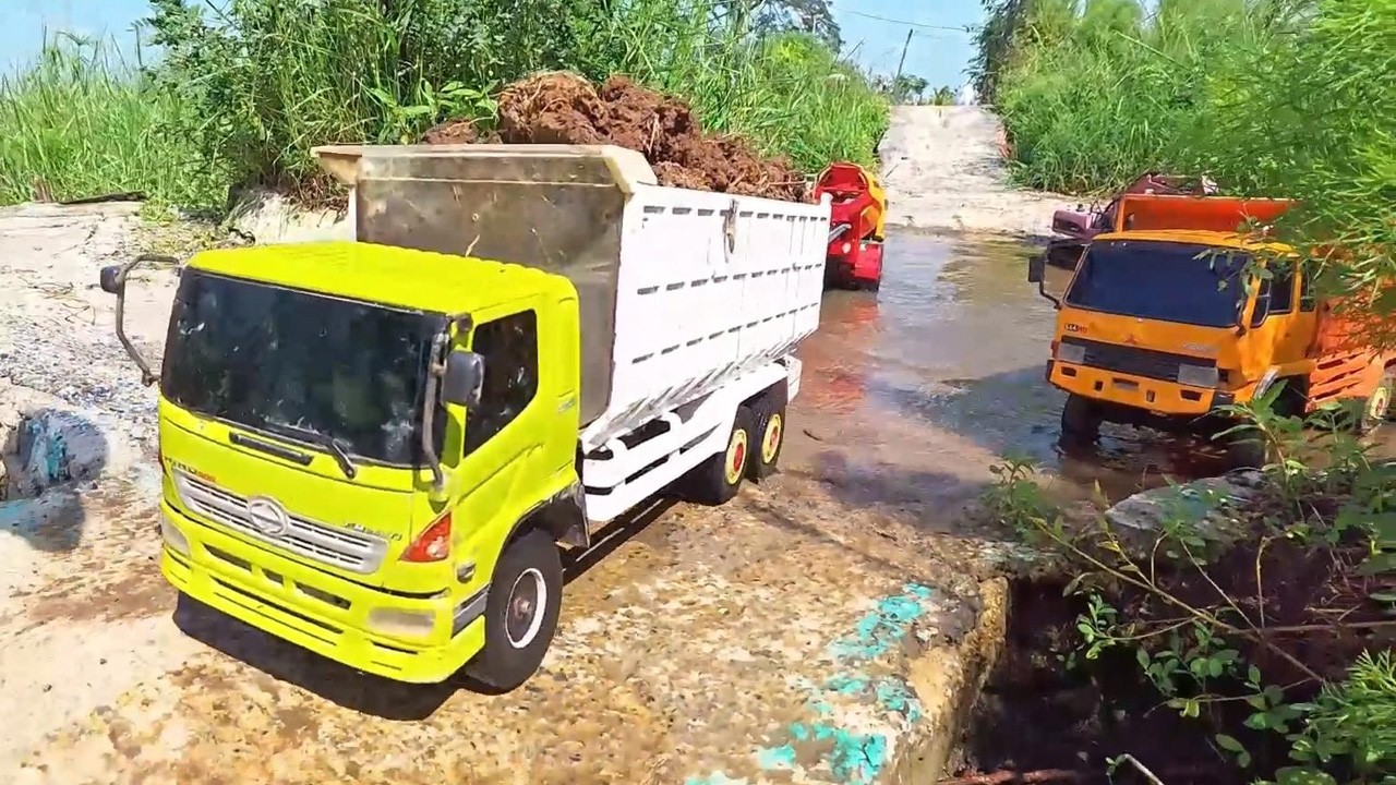 Full Muatan Truk Oleng Tronton RC UD Quester Hino 500 Dumptruk Fuso 220PS Oleng Lewat Tanjakan