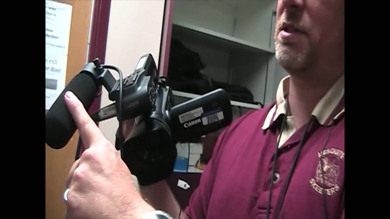 Canon XA10: Setting up Audio