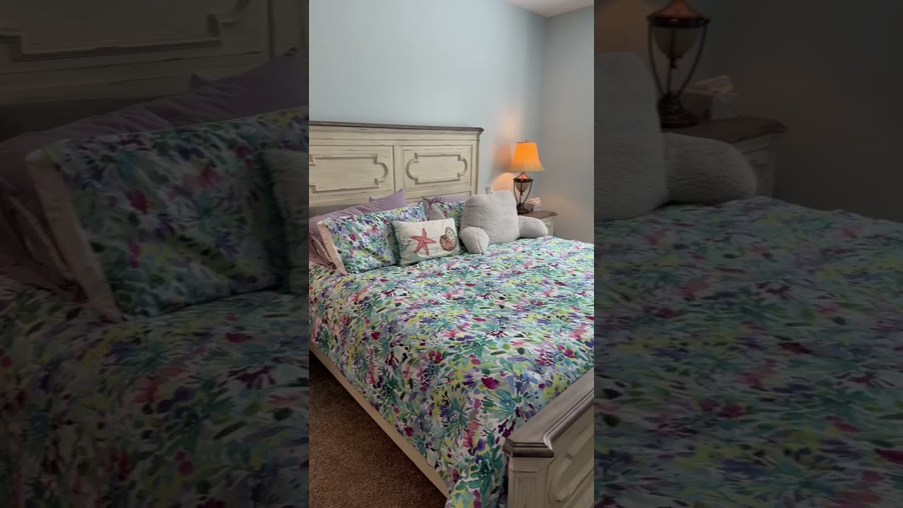 NO REAR NEIGHBORS & MOVE IN Ready in Hudson Florida