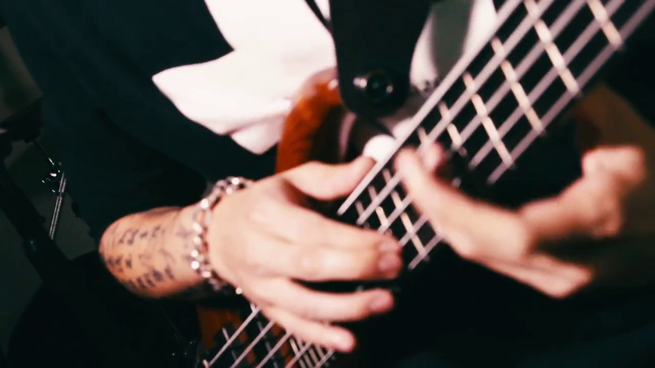 SionC   I HAVE NO GROOVING bass playthrough