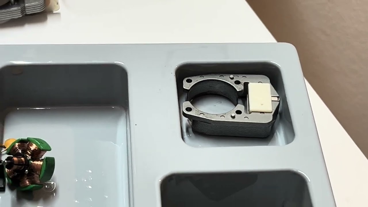 Märklin H0: V100, Diskussion: Allstromdecoder oder Permanentmagnet von ESU oder HLA 5-polig