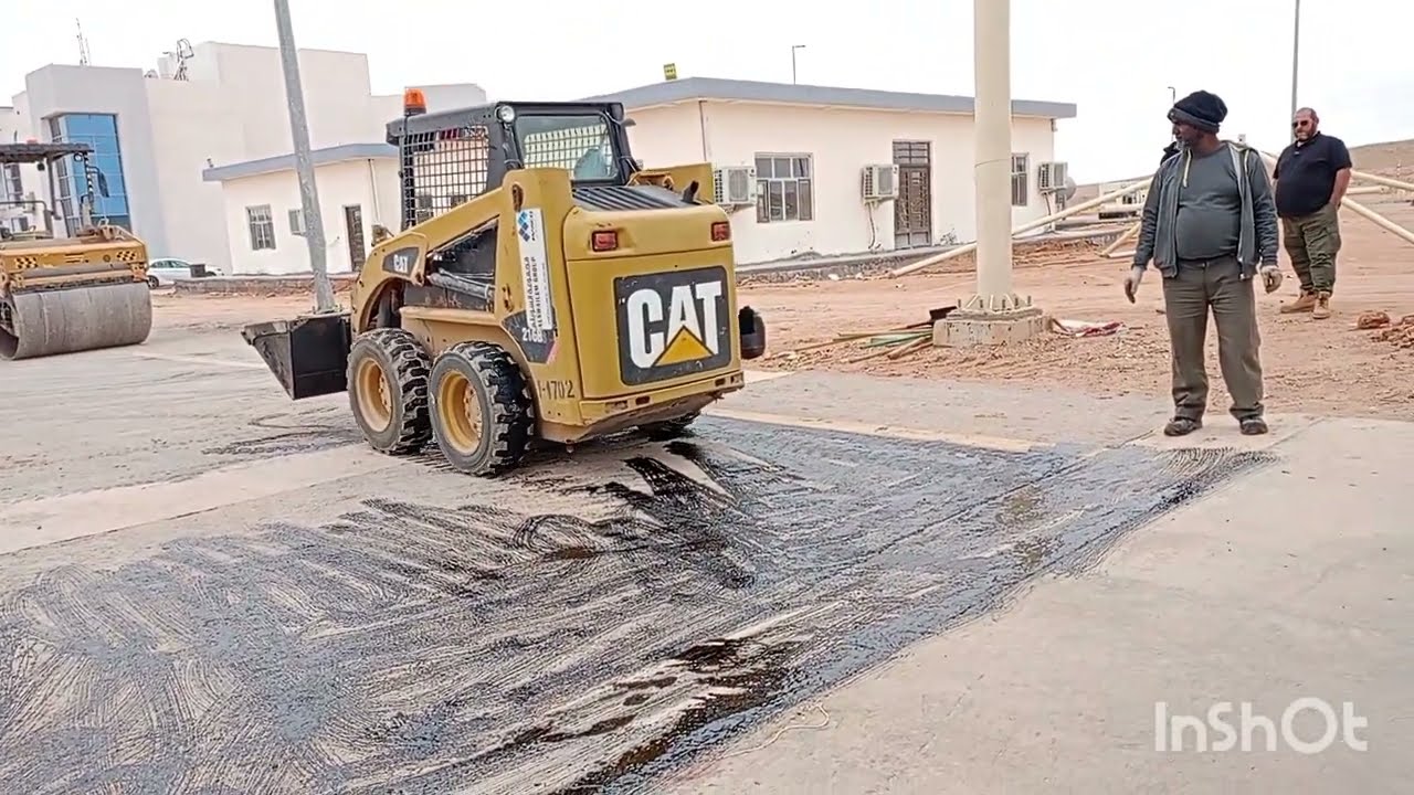 عالم المعدات الثقيلة سائق بوبكات