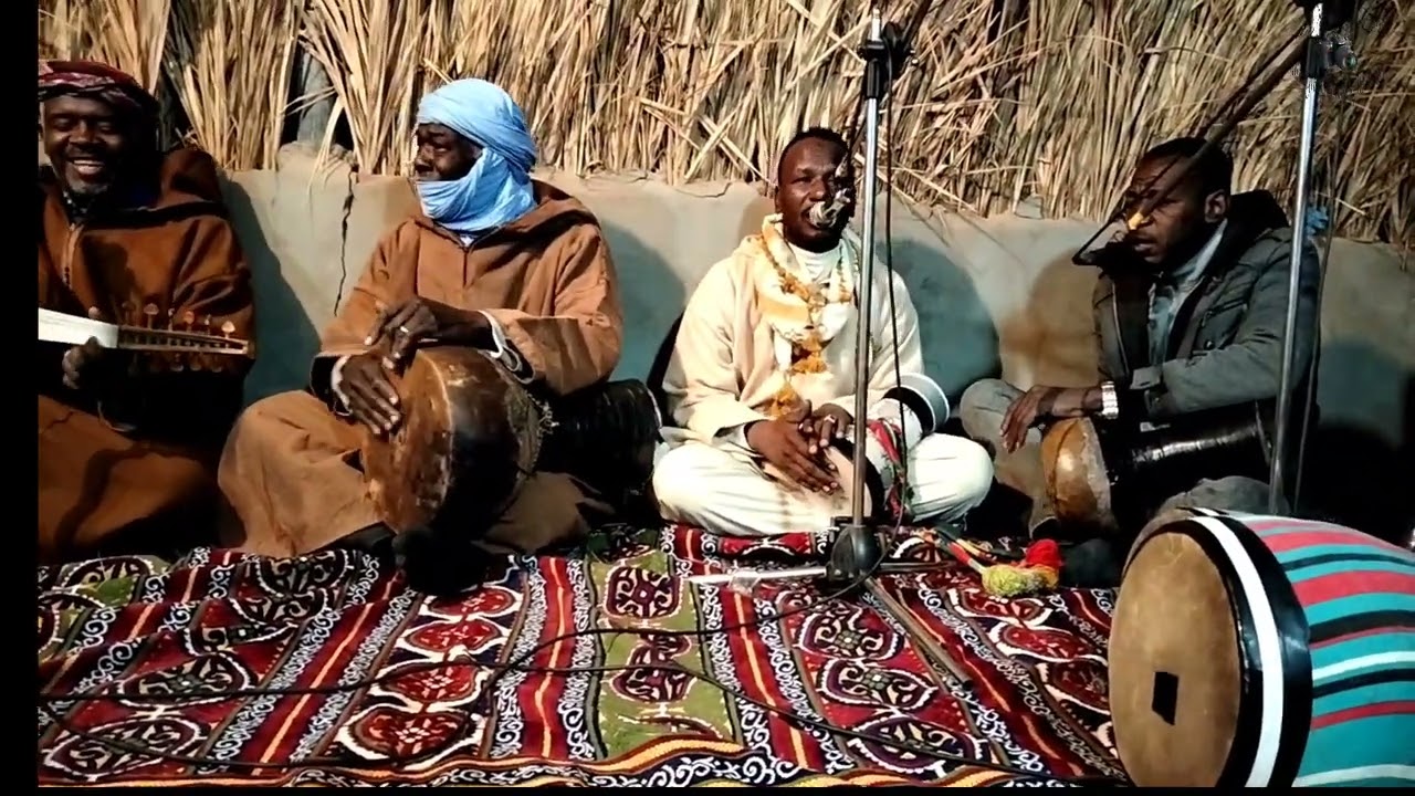 الفنان بلامة احمد  و رائعة يحفظنا مونا و نشكروه  من لمة لحباب اولف في ضيافة الفنان فروحات عبد الله