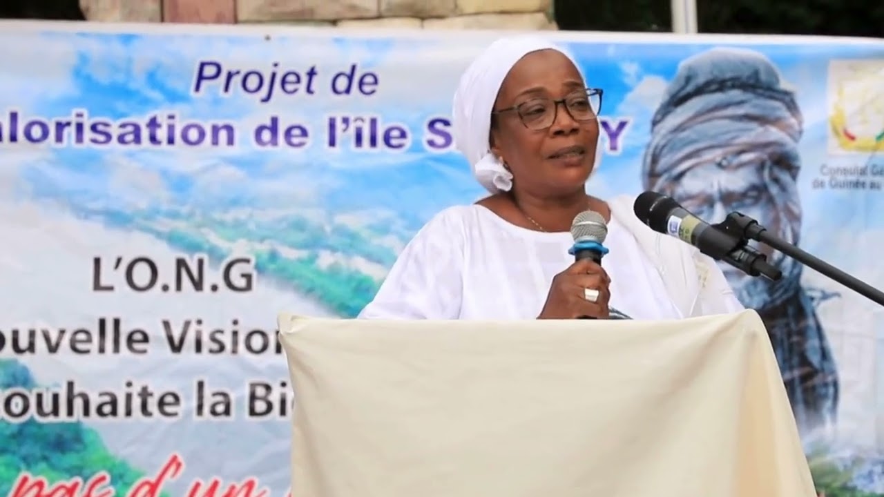 Un clin d'œil à Mme Yeya Touré, petite-fille d'Almamy Samory Touré, lors de son passage à Ndjolé.