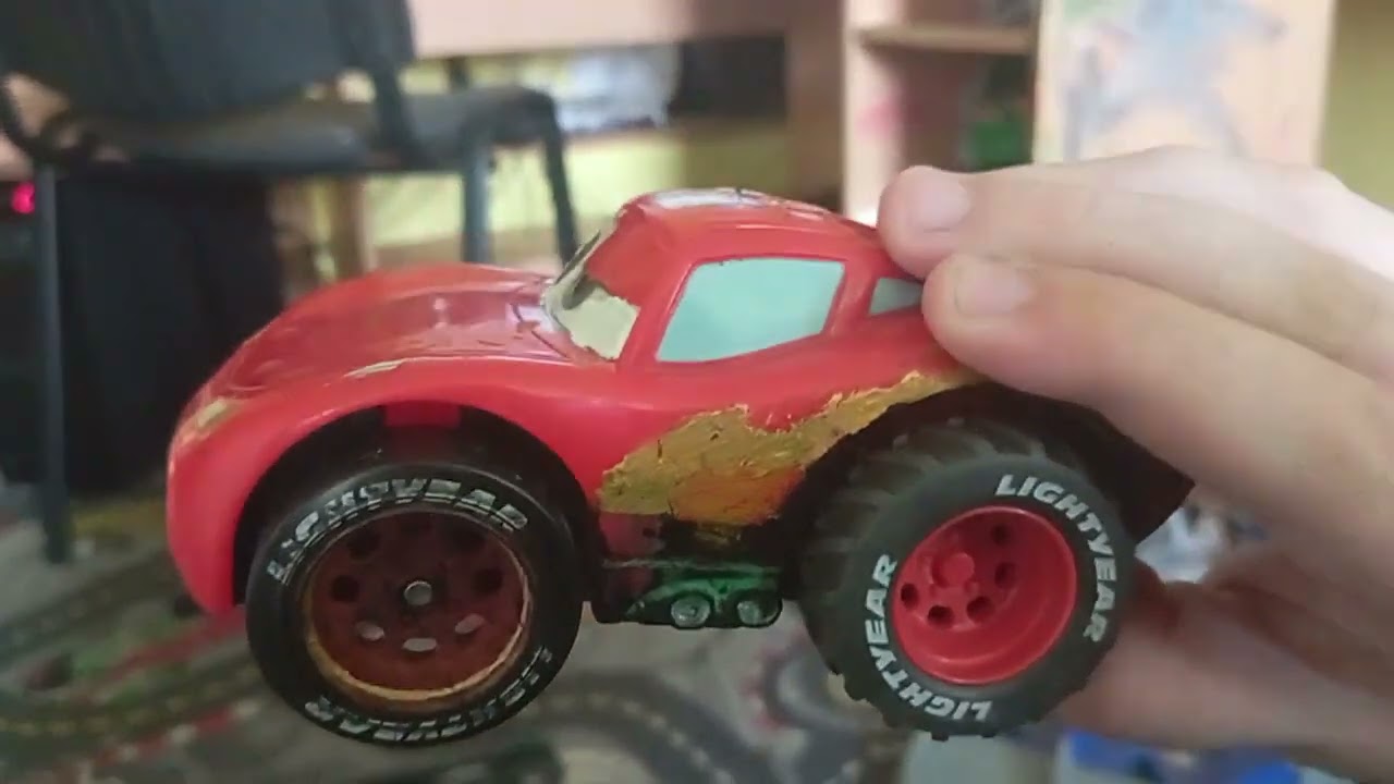 Shake N Go Burnt McQueen с очень особенным обновлением