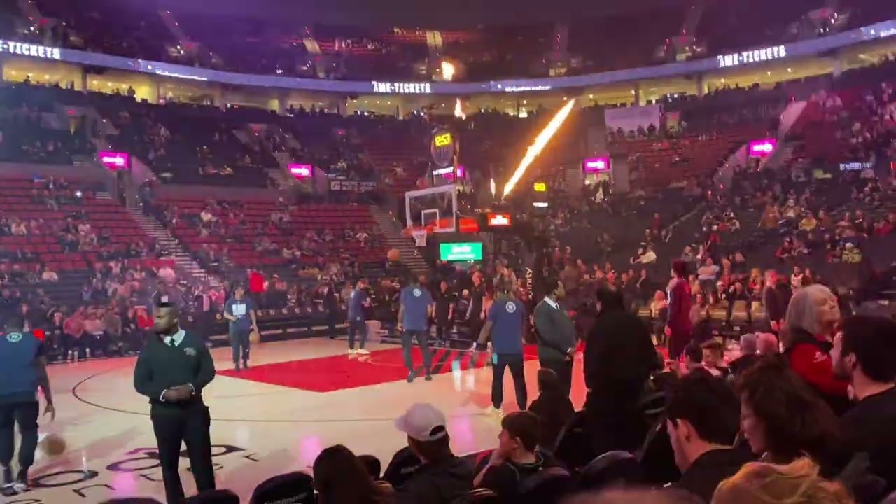 The Grotto, Portland Trail Blazers home game vs the Grizzlies🏀, and Portland Lights on the cheap!