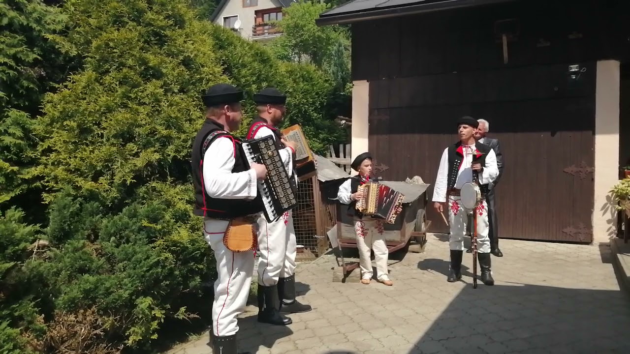 Ej zahraj mi hudáčku🎼🎶♥️#Muzička spod javora# a Tomáško