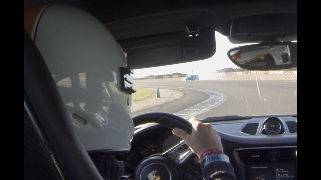 Circuit LEDENON - casse moteur Caterham, huile et sortie de piste Clio CUP