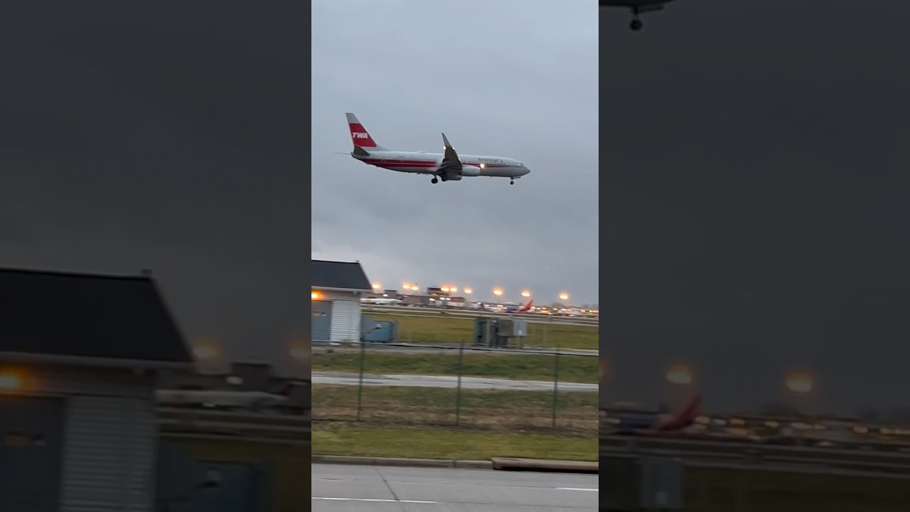 American Airlines TWA retro landing in Cleveland #aviation #cleveland