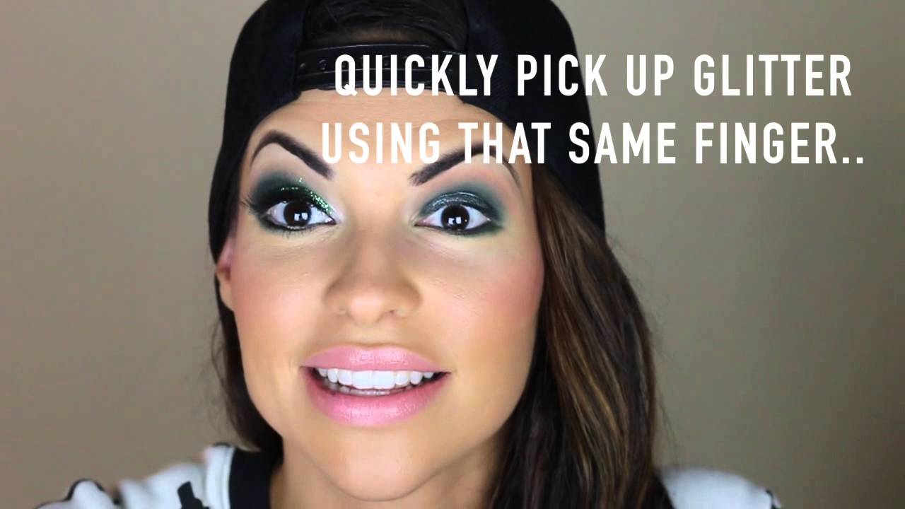 Glittery Eyelid Made Easy!