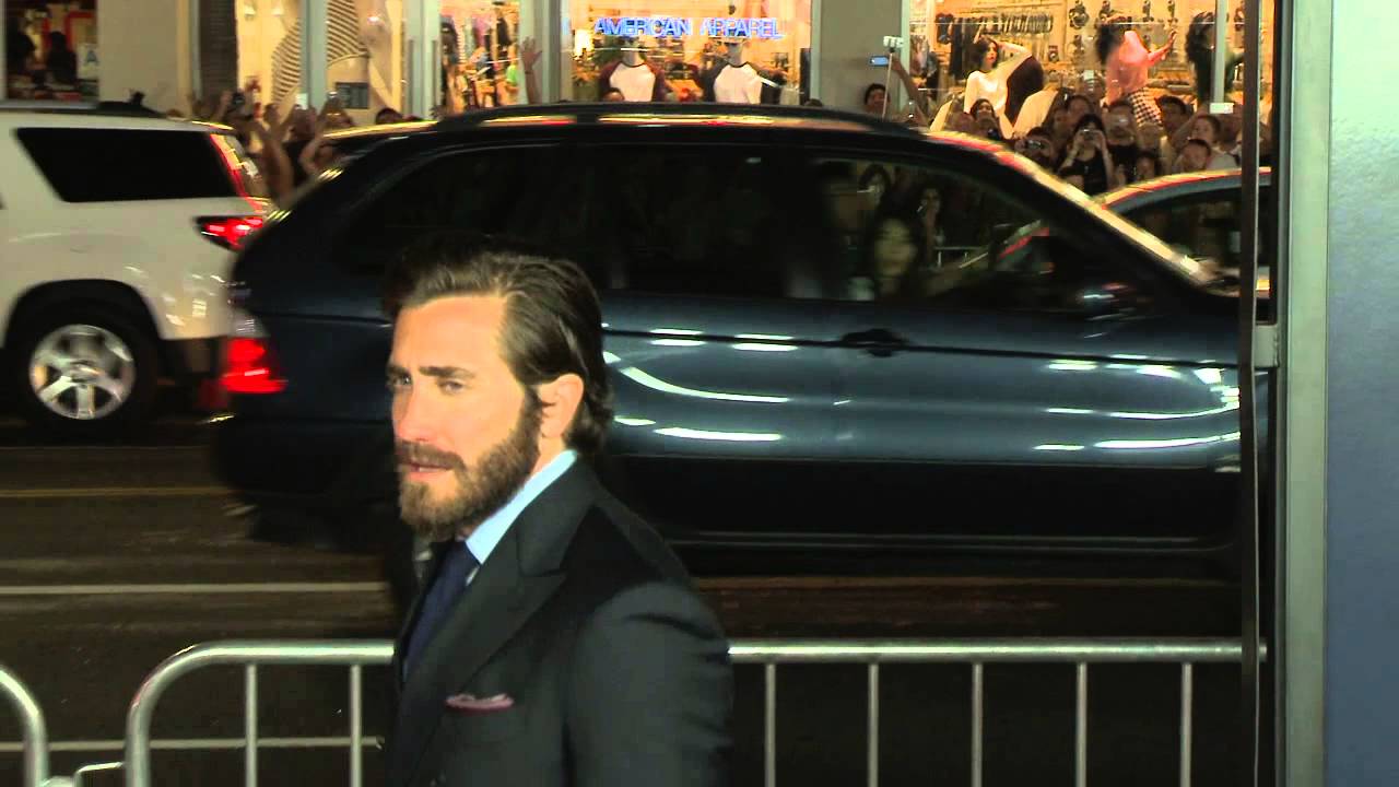 Everest: Jake Gyllenhaal Arrives to Red Carpet Movie Premiere | ScreenSlam